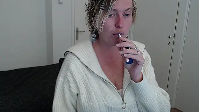 Snapshot of cumfun chatting on October 13, 2025, 6:59 am cumfun online show from October 13, 2025, 6:59 am