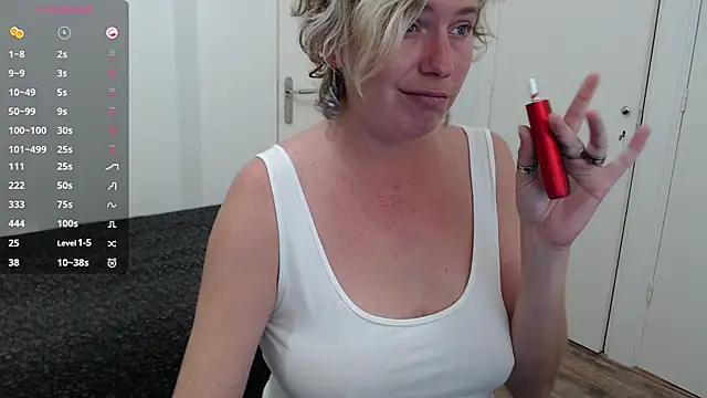 Snapshot of cumfun chatting on October 16, 2025, 7:16 am cumfun online show from October 16, 2025, 7:16 am