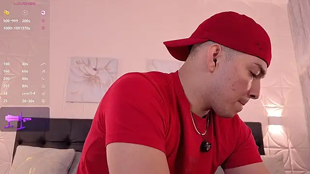 Snapshot of JUANDIAMONDS98 chatting on February 25, 2026, 1:33 pm JUANDIAMONDS98 online show from February 25, 2026, 1:33 pm