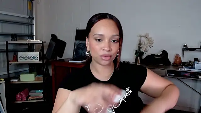 Snapshot of SashaEstrella chatting on October 26, 2025, 4:24 am SashaEstrella online show from October 26, 2025, 4:24 am