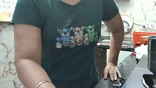 bhabhisexxy 880 online show from November 3, 2025, 2:39 am