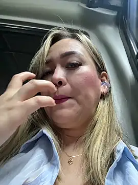 Danielavegax online show from October 28, 2025, 11:47 pm