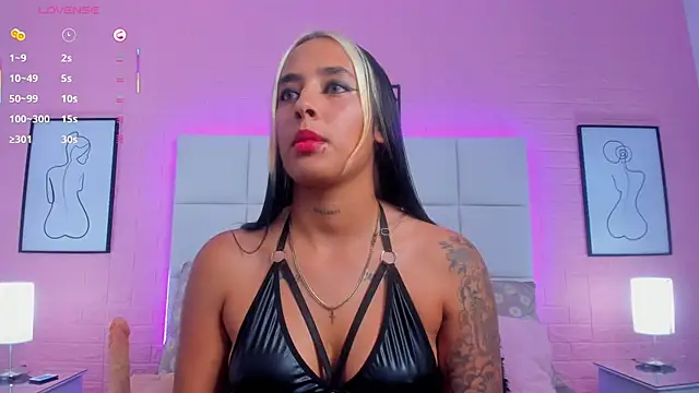 charlotte kisss online show from May 11, 2026, 6:38 pm