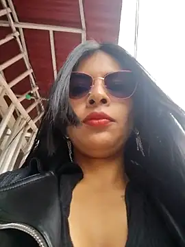 Snapshot of Astrid-- chatting on December 2, 2025, 3:03 pm Astrid-- online show from December 2, 2025, 3:03 pm