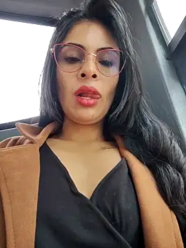 Snapshot of Astrid-- chatting on December 4, 2025, 3:11 pm Astrid-- online show from December 4, 2025, 3:11 pm