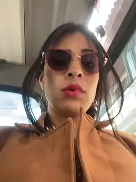 Snapshot of Astrid-- chatting on April 27, 2026, 2:59 pm Astrid-- online show from April 27, 2026, 2:59 pm