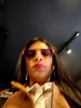 Snapshot of Astrid-- chatting on December 15, 2025, 2:56 pm Astrid-- online show from December 15, 2025, 2:56 pm