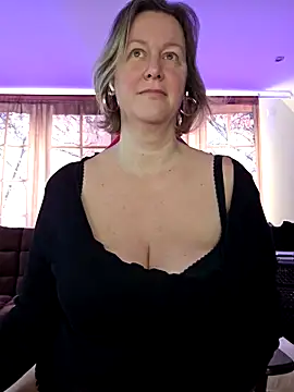 Snapshot of MarleneBloem chatting on February 25, 2025, 10:26 am MarleneBloem online show from February 25, 2025, 10:26 am