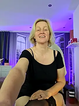 Snapshot of MarleneBloem chatting on April 25, 2026, 1:03 pm MarleneBloem online show from April 25, 2026, 1:03 pm
