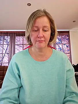 Snapshot of MarleneBloem chatting on February 17, 2025, 1:22 pm MarleneBloem online show from February 17, 2025, 1:22 pm