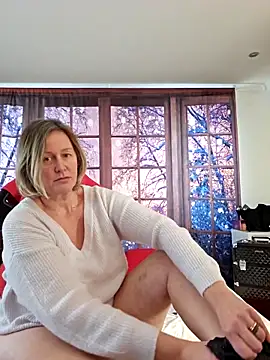 Snapshot of MarleneBloem chatting on March 5, 2025, 1:17 pm MarleneBloem online show from March 5, 2025, 1:17 pm