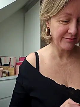 Snapshot of MarleneBloem chatting on February 27, 2025, 9:40 am MarleneBloem online show from February 27, 2025, 9:40 am