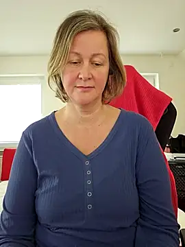 Snapshot of MarleneBloem chatting on March 12, 2025, 12:15 pm MarleneBloem online show from March 12, 2025, 12:15 pm