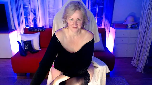 Snapshot of MarleneBloem chatting on October 3, 2025, 5:31 am MarleneBloem online show from October 3, 2025, 5:31 am