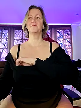 Snapshot of MarleneBloem chatting on February 24, 2025, 10:15 am MarleneBloem online show from February 24, 2025, 10:15 am