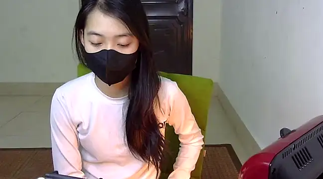 DA-EUN online show from March 8, 2025, 8:33 am