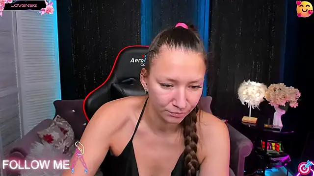 Snapshot of SarahCoksss chatting on December 2, 2025, 2:12 am SarahCoksss online show from December 2, 2025, 2:12 am