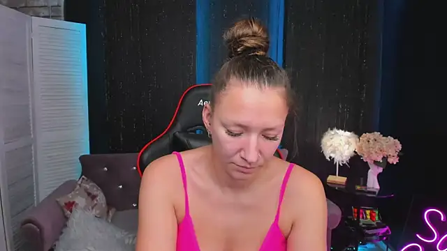 Snapshot of SarahCoksss chatting on November 30, 2025, 12:33 am SarahCoksss online show from November 30, 2025, 12:33 am