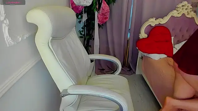 Snapshot of Lily_Marlin chatting on July 3, 2026, 4:30 am Lily Marlin online show from July 3, 2026, 4:30 am
