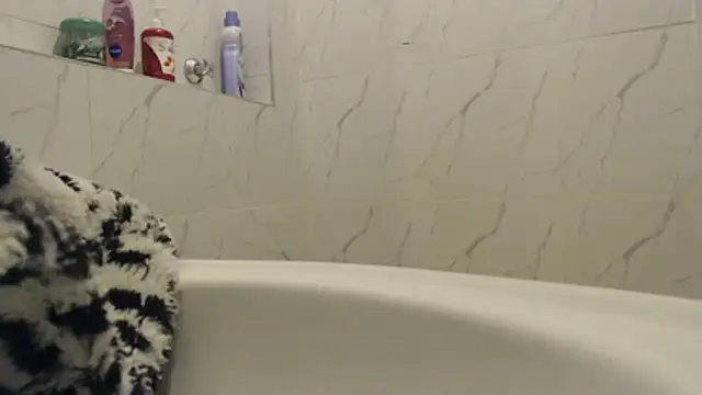 CurvyGlass online show from March 19, 2026, 3:17 am