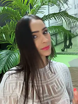 Mau White online show from December 17, 2025, 10:48 pm