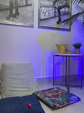 Snapshot of Mau_White chatting on March 18, 2026, 2:37 am Mau White online show from March 18, 2026, 2:37 am