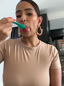 Mau White online show from September 14, 2025, 9:26 pm