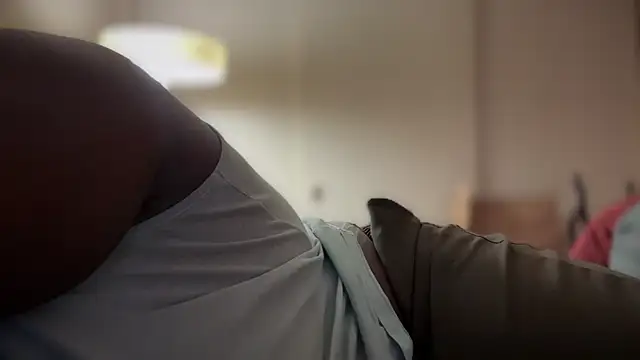 Yagurl  west online show from February 14, 2025, 10:58 pm