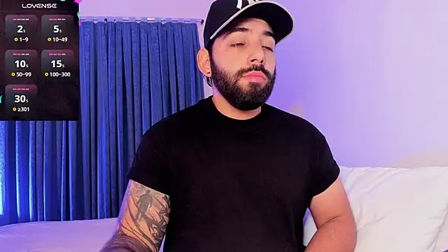 Snapshot of leo_thewolf_ chatting on November 12, 2025, 9:07 pm leo thewolf online show from November 12, 2025, 9:07 pm