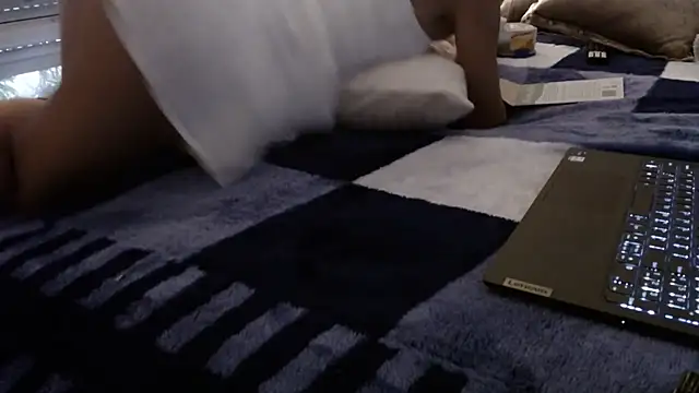 Snapshot of nevertardy13 chatting on February 25, 2026, 10:20 pm nevertardy13 online show from February 25, 2026, 10:20 pm