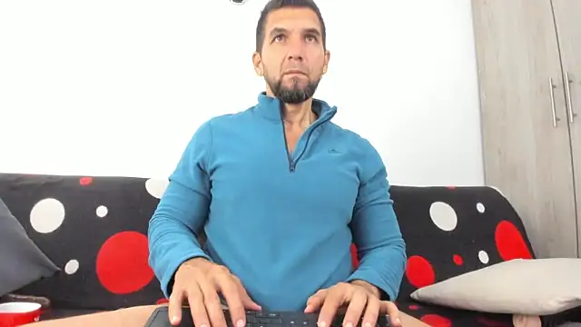 JULESLAKES online show from December 4, 2025, 12:15 pm