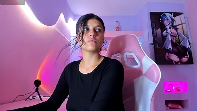 Snapshot of KristinWall chatting on March 9, 2025, 8:31 pm KristinWall online show from March 9, 2025, 8:31 pm