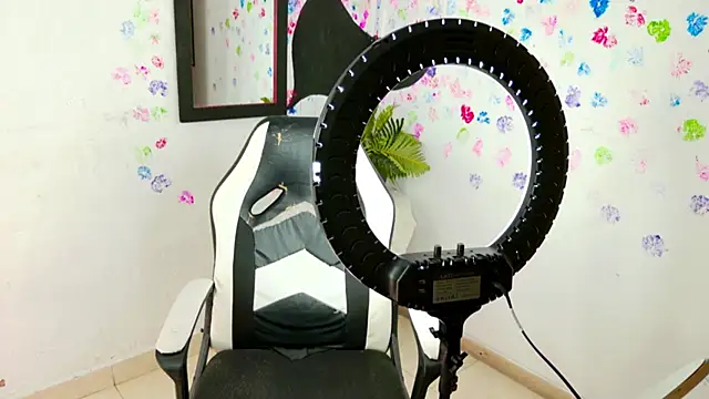 lau sil online show from September 28, 2025, 10:50 pm