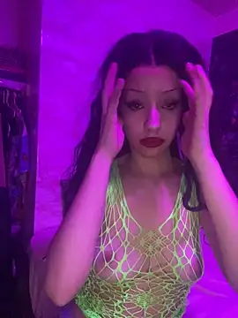 Katalinastarr online show from December 4, 2024, 9:18 pm