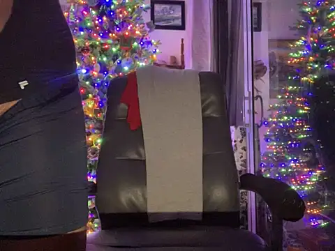 Snapshot of ThickDick_Daddy chatting on November 10, 2025, 7:35 am ThickDick Daddy online show from November 10, 2025, 7:35 am