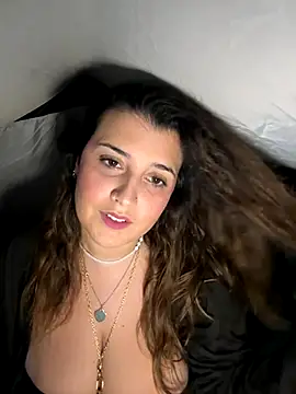 Snapshot of Novababy18 chatting on October 19, 2025, 10:12 pm Novababy18 online show from October 19, 2025, 10:12 pm