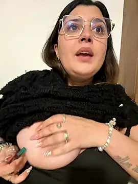 Snapshot of Novababy18 chatting on January 13, 2026, 10:13 pm Novababy18 online show from January 13, 2026, 10:13 pm