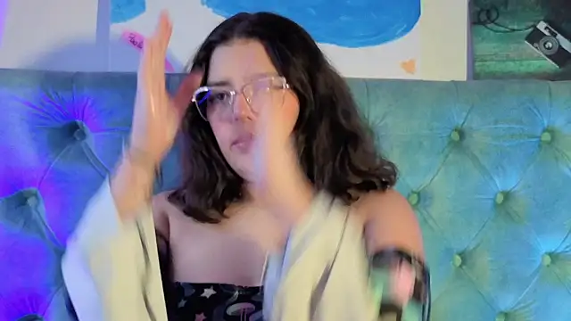 Paola Lyon  online show from March 17, 2026, 6:22 pm