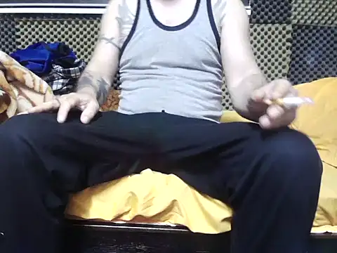 Snapshot of Arabeyes chatting on October 31, 2025, 2:57 pm Arabeyes online show from October 31, 2025, 2:57 pm