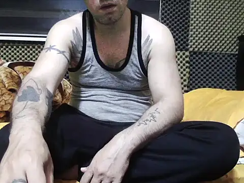 Snapshot of Arabeyes chatting on October 28, 2025, 7:24 pm Arabeyes online show from October 28, 2025, 7:24 pm