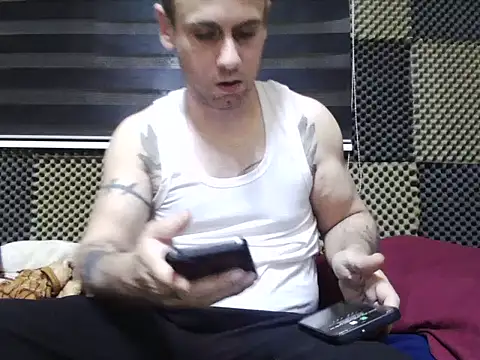 Snapshot of Arabeyes chatting on November 24, 2025, 4:18 pm Arabeyes online show from November 24, 2025, 4:18 pm