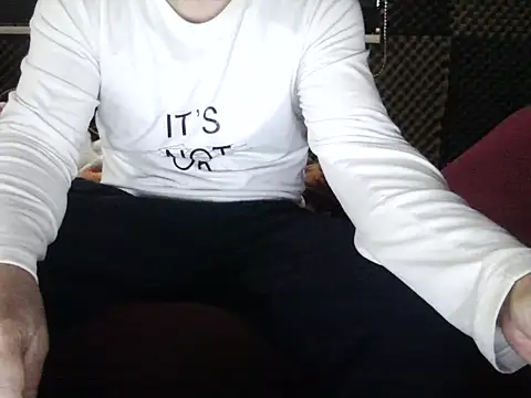 Snapshot of Arabeyes chatting on January 7, 2026, 2:11 pm Arabeyes online show from January 7, 2026, 2:11 pm