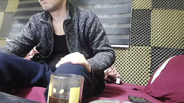 Snapshot of Arabeyes chatting on March 11, 2026, 9:53 pm Arabeyes online show from March 11, 2026, 9:53 pm