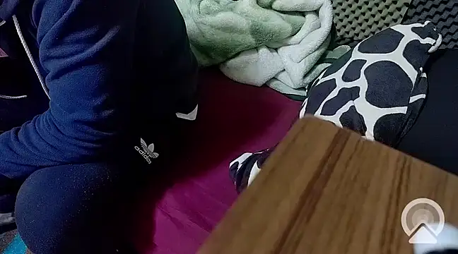 Snapshot of Arabeyes chatting on February 21, 2025, 6:48 pm Arabeyes online show from February 21, 2025, 6:48 pm