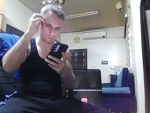Snapshot of Arabeyes chatting on March 21, 2026, 5:19 am Arabeyes online show from March 21, 2026, 5:19 am