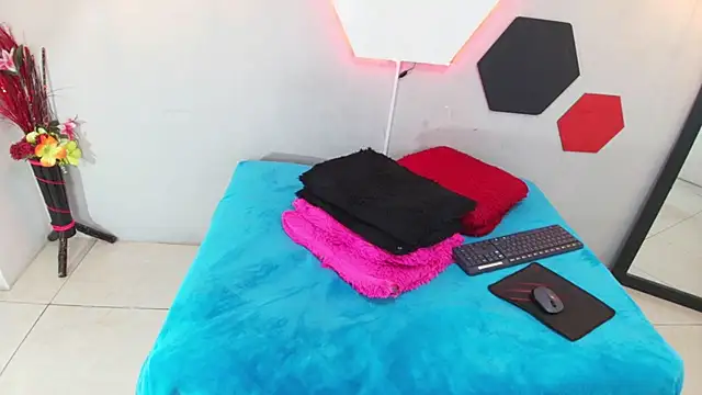 Snapshot of martinaclark chatting on March 21, 2025, 9:23 am martinaclark online show from March 21, 2025, 9:23 am