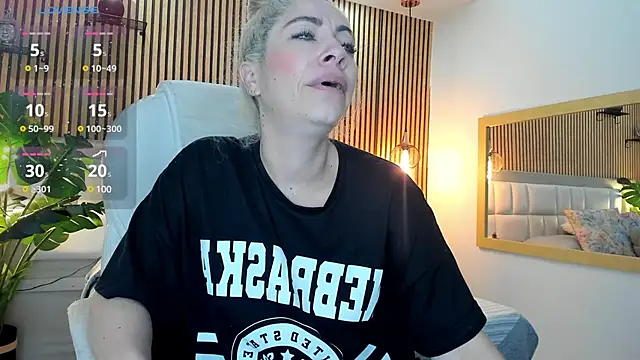 Viktoria Davis online show from January 3, 2025, 10:19 pm