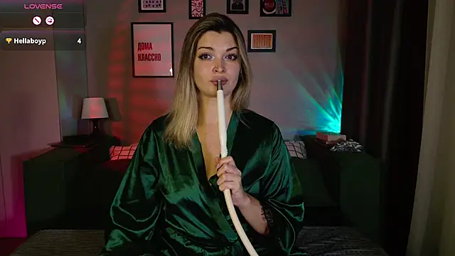 Snapshot of LancasterLady chatting on October 18, 2025, 2:52 pm LancasterLady online show from October 18, 2025, 2:52 pm