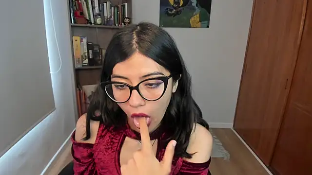 Snapshot of valerie__skyy chatting on December 15, 2025, 1:28 pm valerie skyy online show from December 15, 2025, 1:28 pm