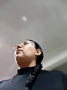 Snapshot of my-kitty chatting on December 3, 2025, 12:01 am my-kitty online show from December 3, 2025, 12:01 am